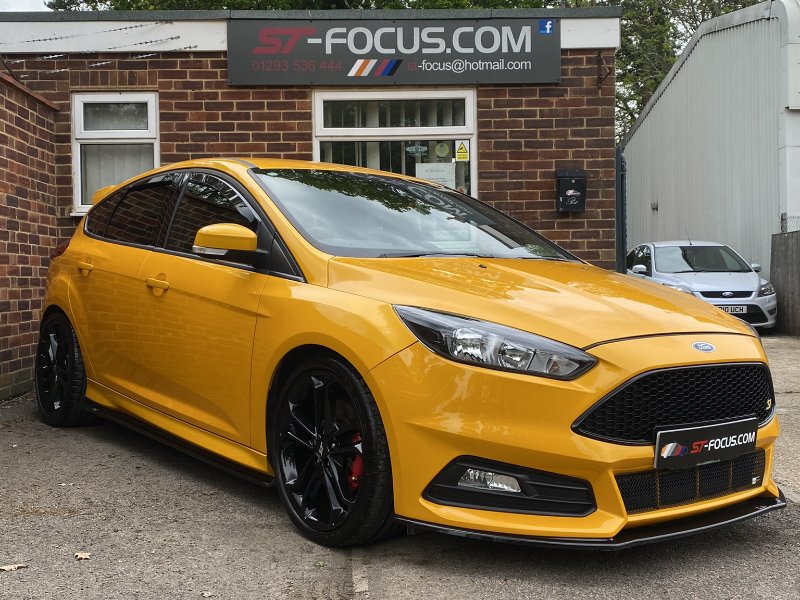 Ford Focus ST (MK3): modified powerhouse is for sale!